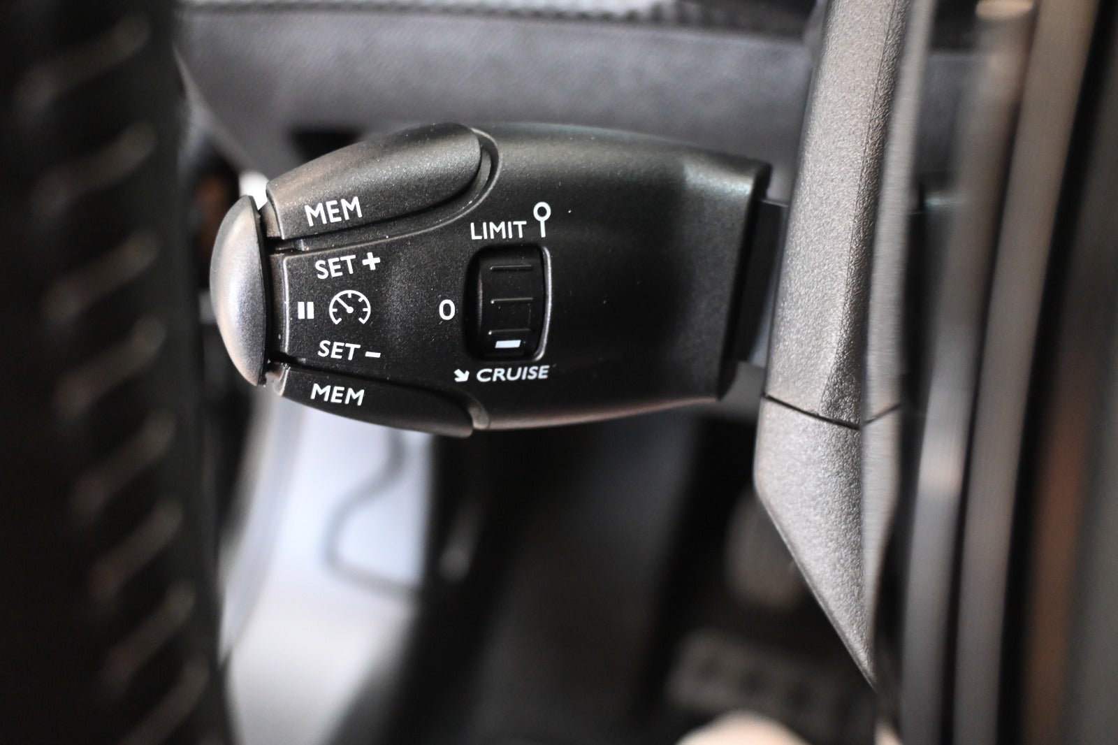 Peugeot 2008 PureTech 100 Selection
