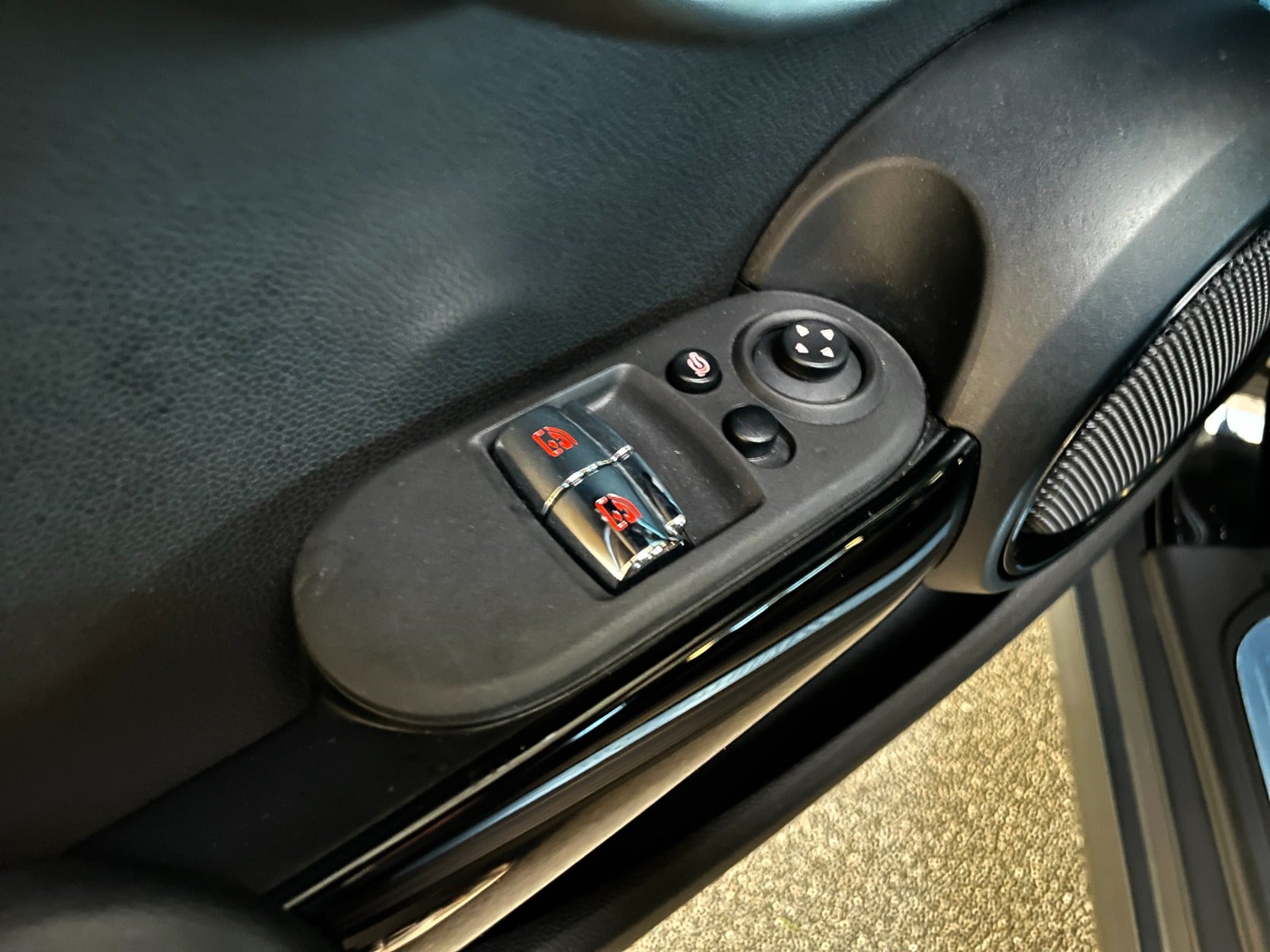 MINI Cooper SE Yours Trim