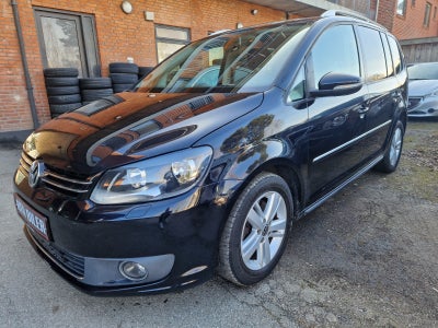 VW Touran 2,0 TDi 140 Comfortline DSG BMT 7prs 5d