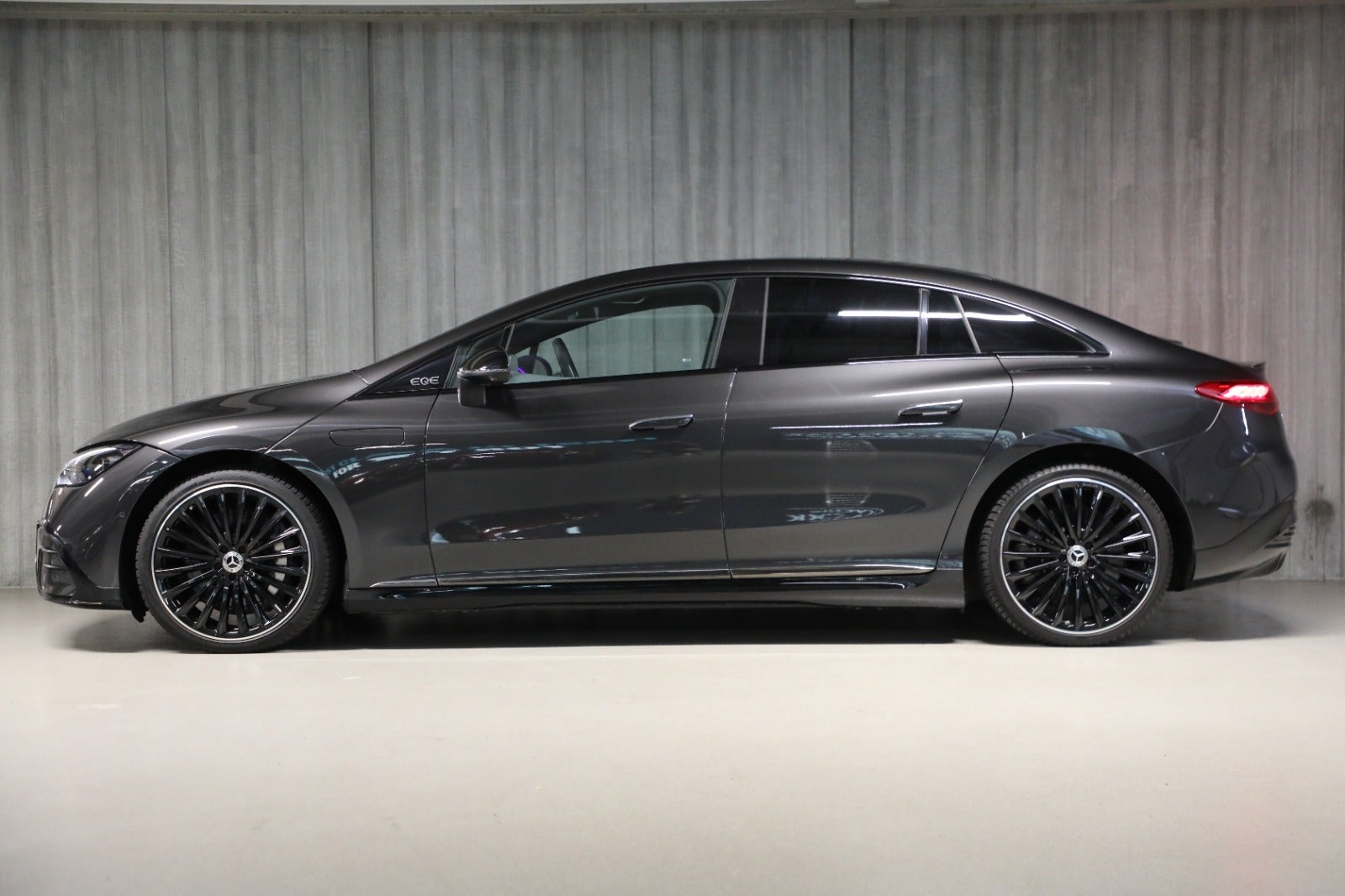 Mercedes-Benz EQE350 AMG Line Premium Plus