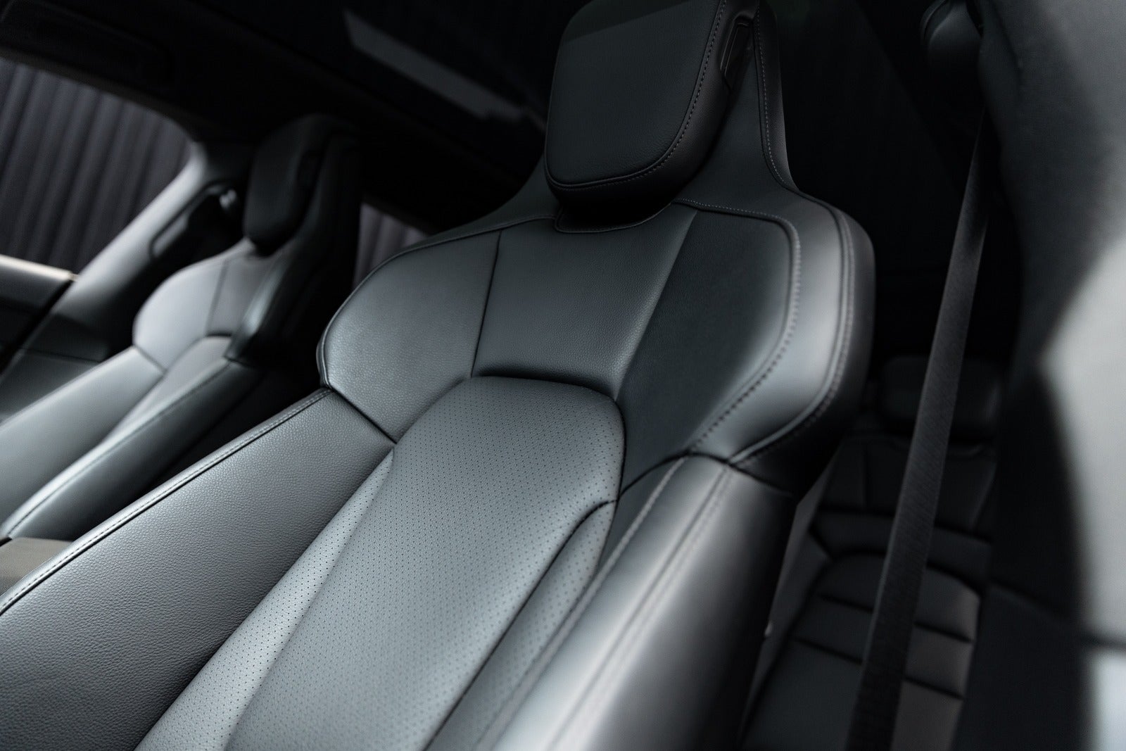 Gallery image 18 of 19