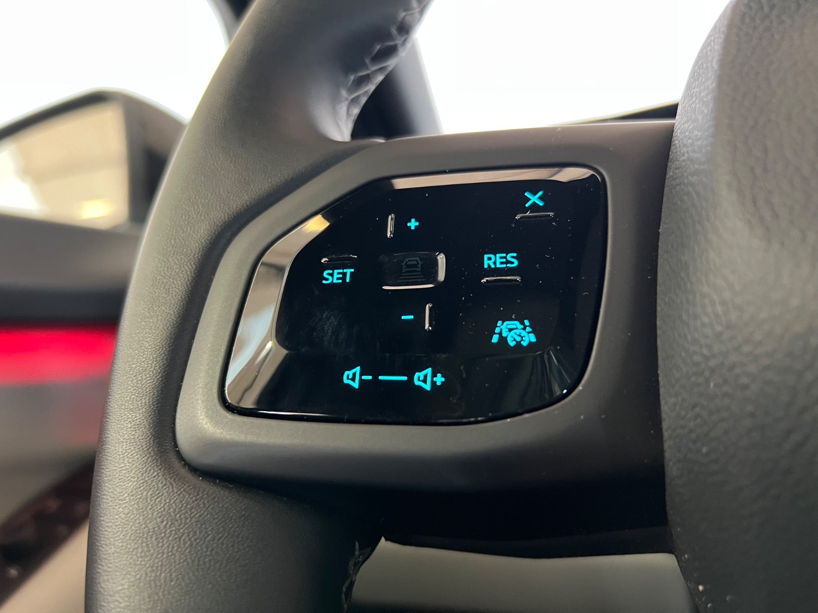 Ford Explorer Premium Extended Range AWD