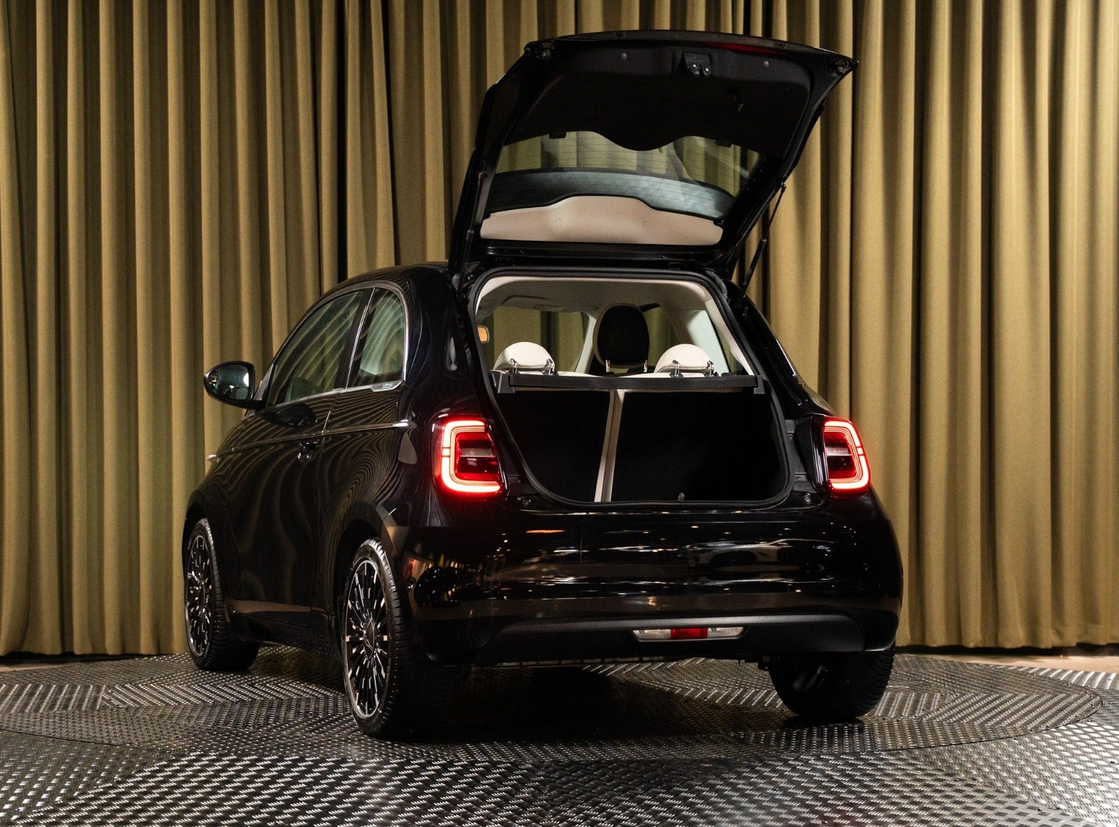 Billede af Fiat 500e 42 la Prima by Bocelli