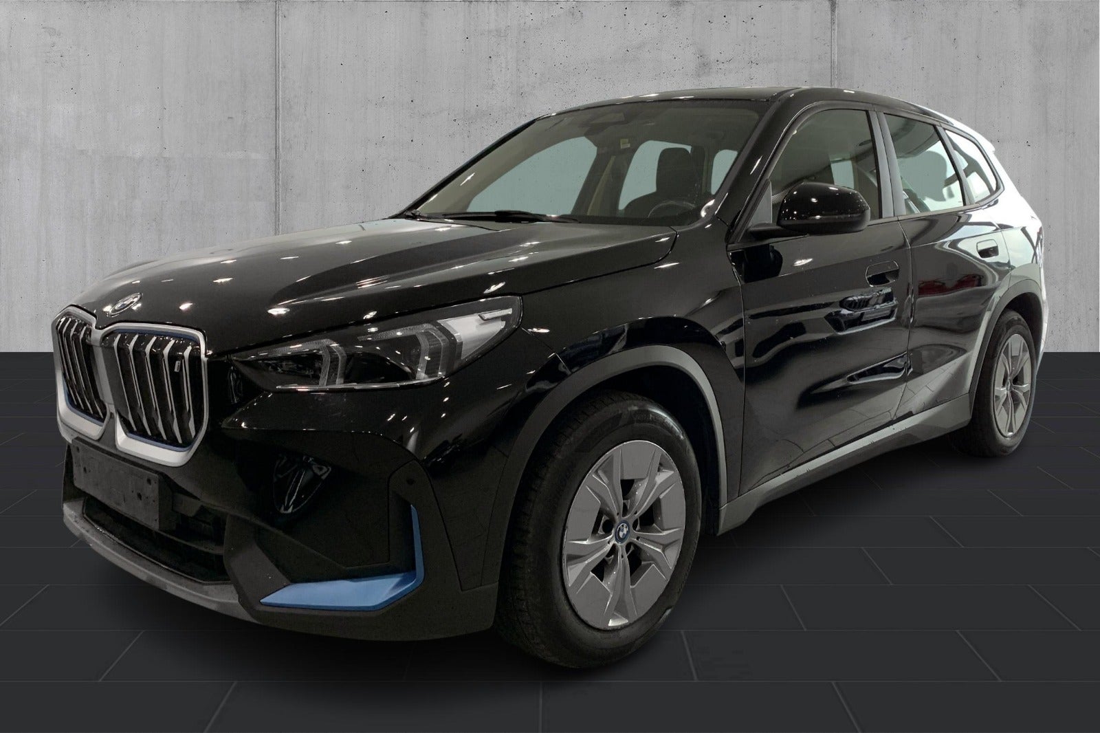 BMW iX1 xDrive30 X-Line