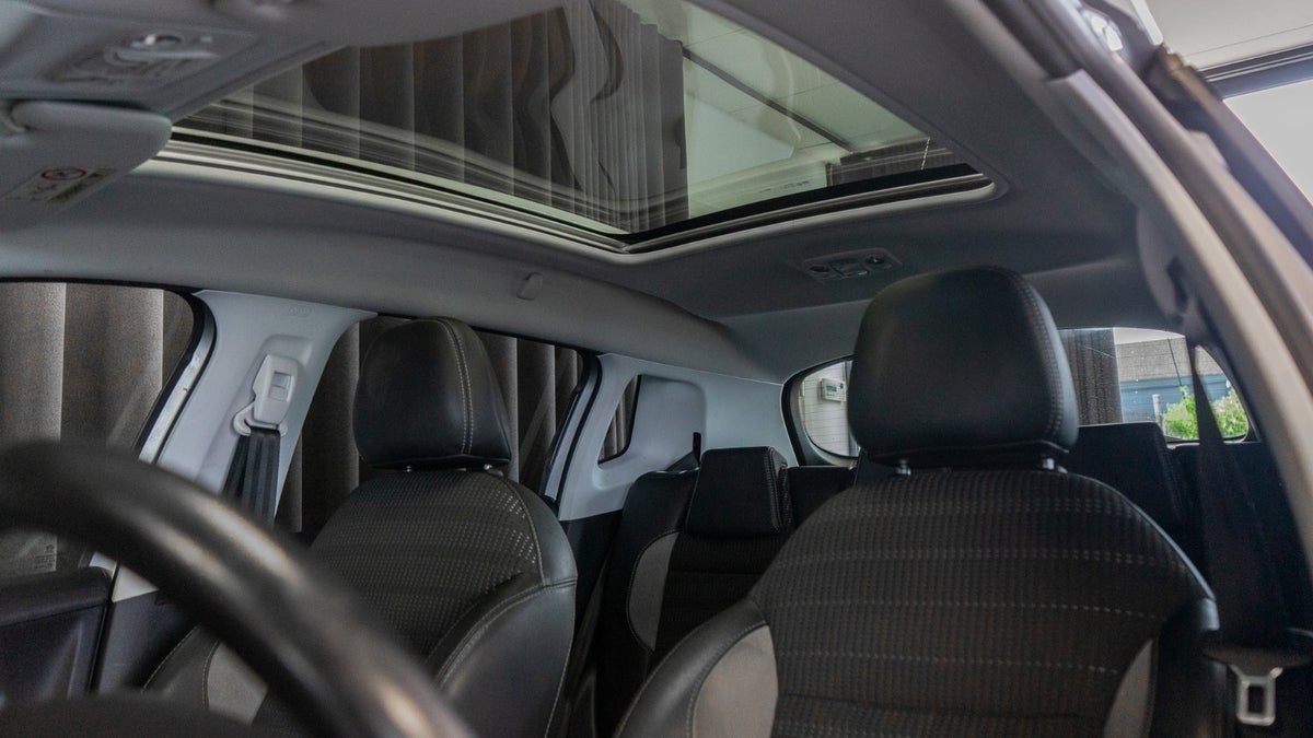 Billede af Peugeot 2008 1,6 BlueHDi 100 Allure Sky