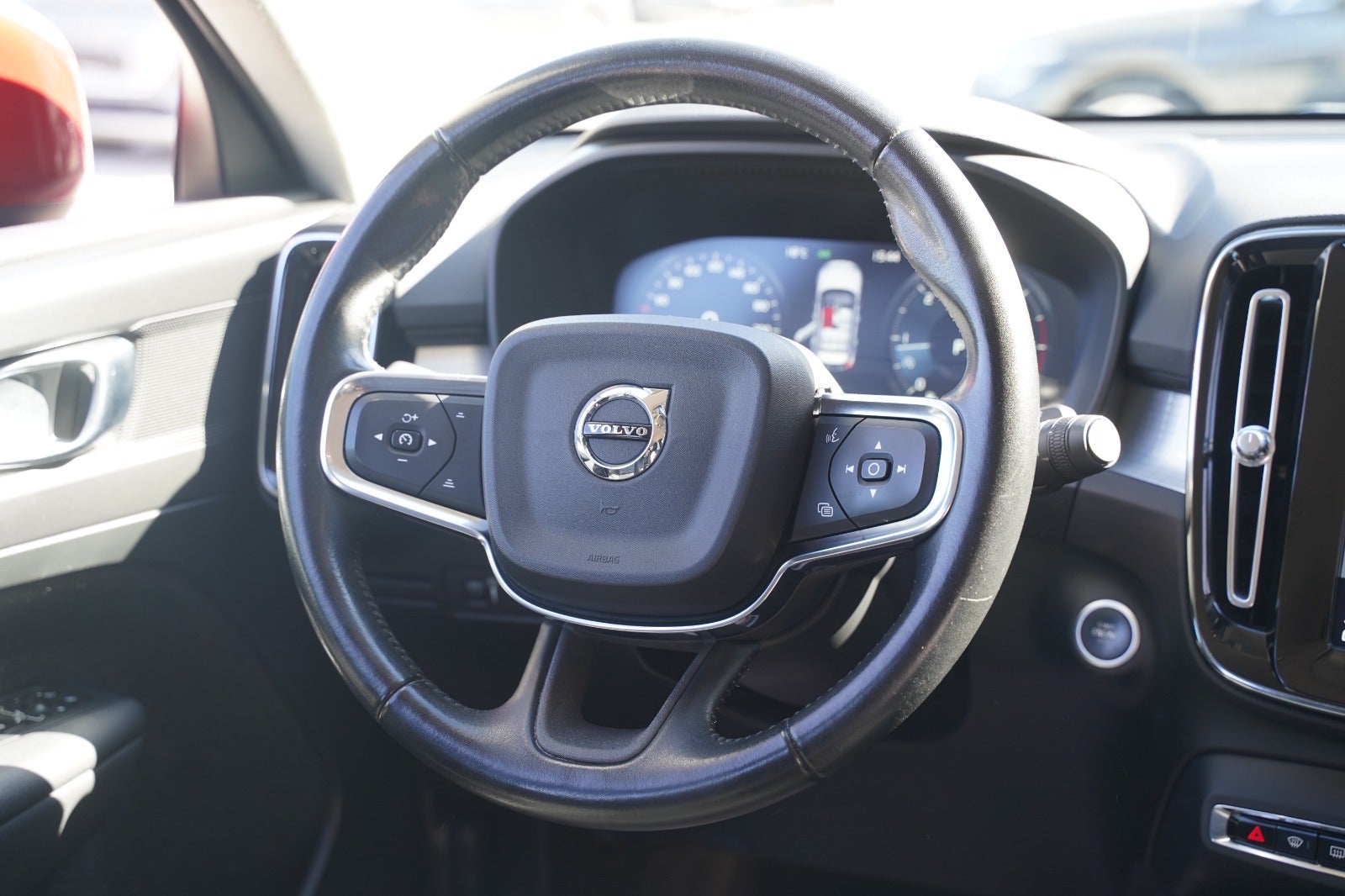 Billede af Volvo XC40 2,0 D4 190 Momentum aut. AWD