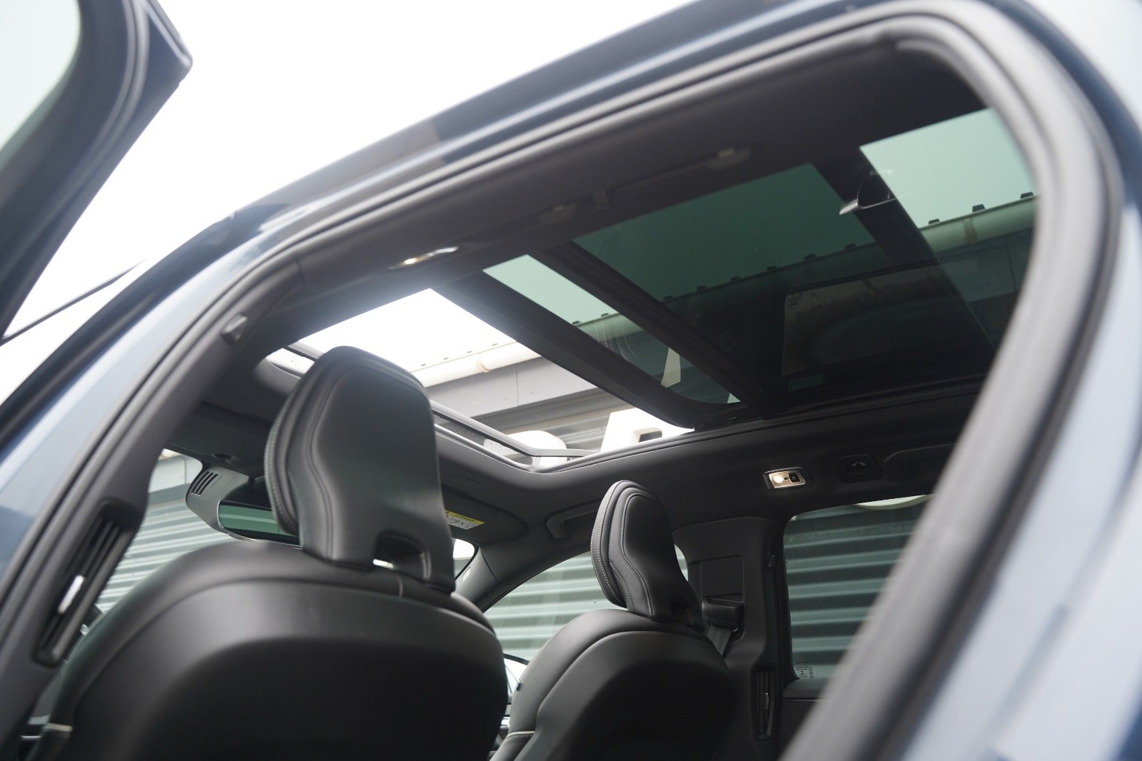 Billede af Volvo V60 2,0 T6 ReCharge R-Design aut. AWD