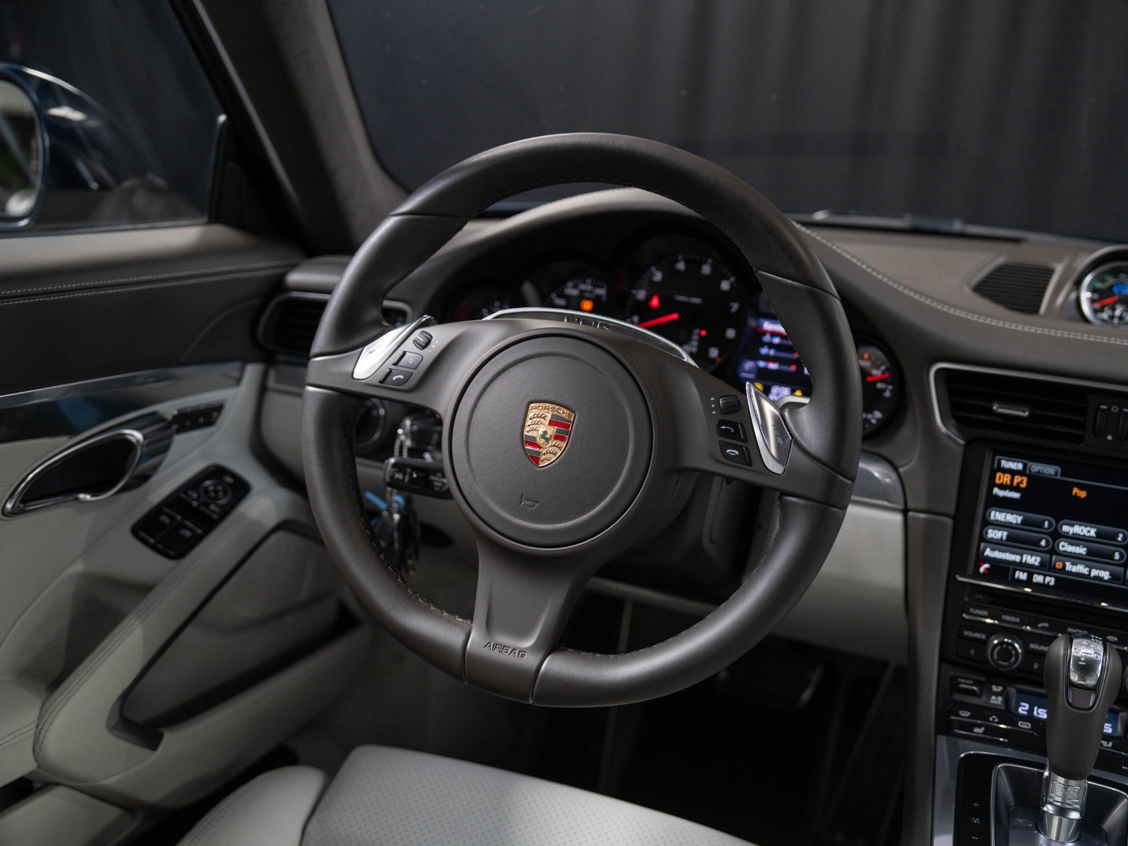 Gallery image 14 of 18