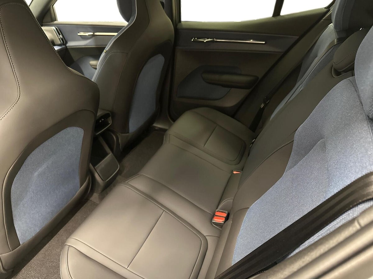 Volvo EX30 Extended Range Core billede 13