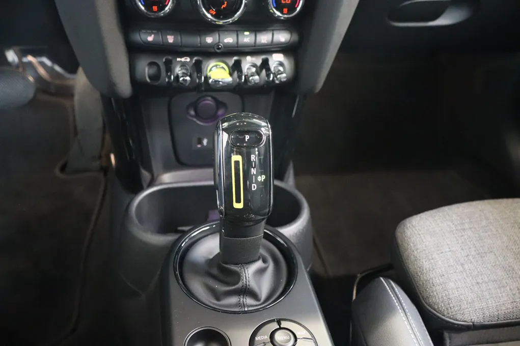 MINI Cooper SE Classic Trim