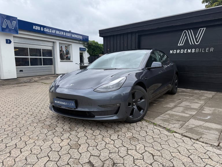 Tesla Model 3 Long Range AWD