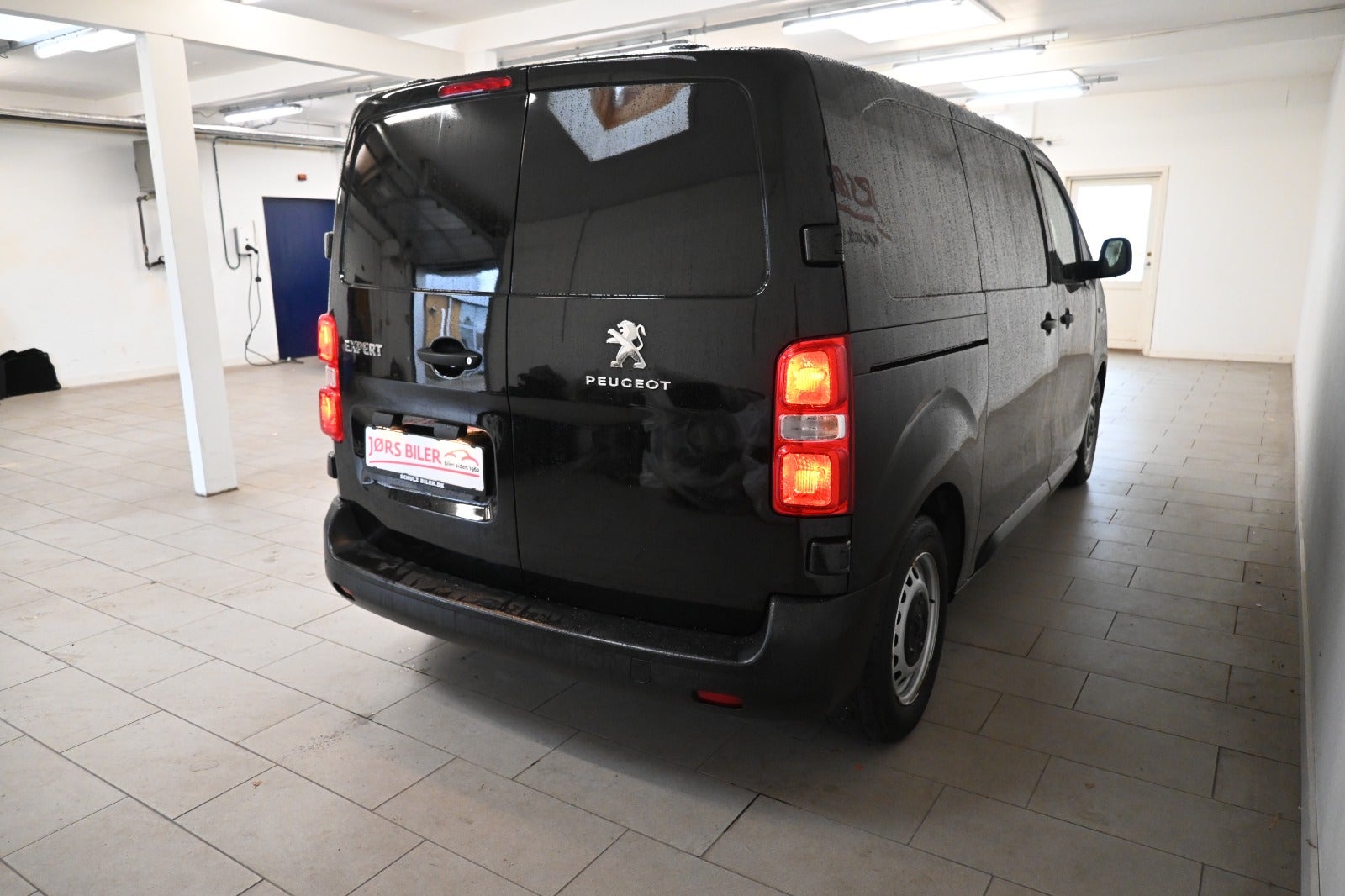 Peugeot Expert BlueHDi 115 L2 Plus Van