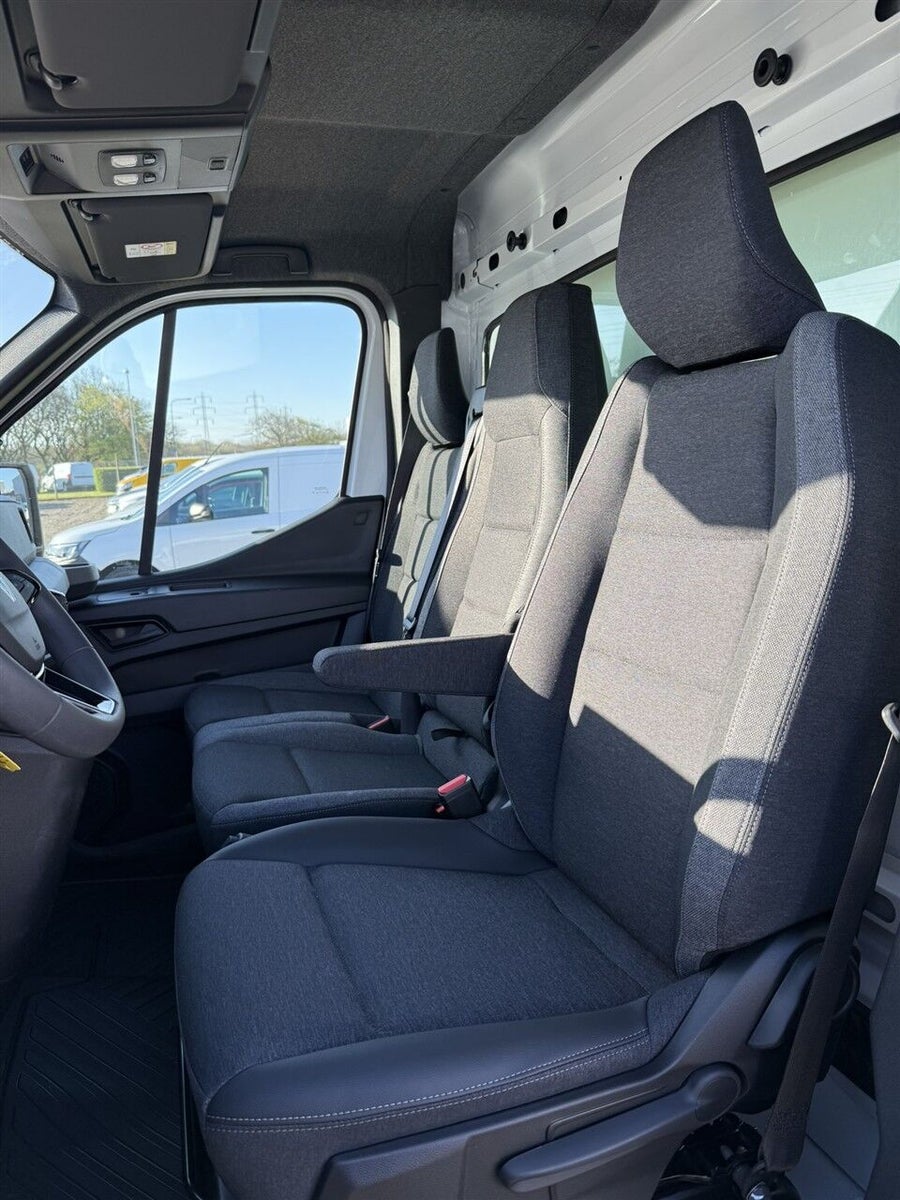 Renault Master V T35 E-Tech L2H2 Kassevogn Tekno billede 6