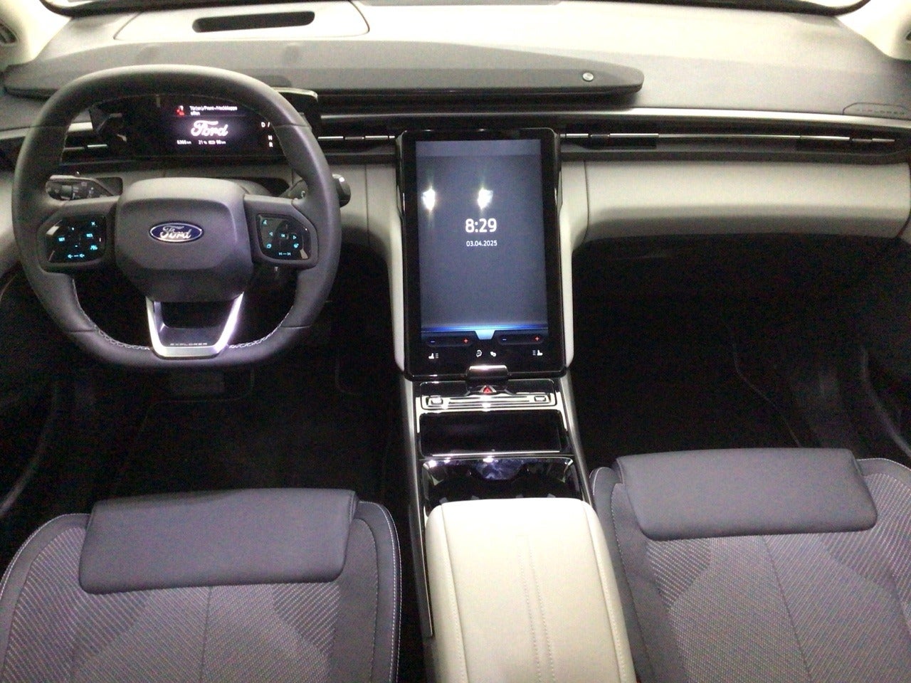 Ford Explorer Select Extended Range