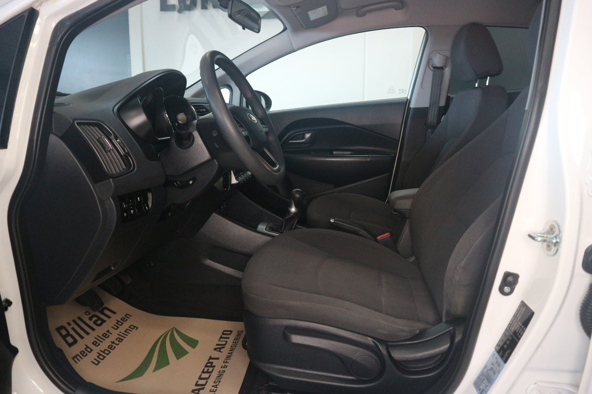 Kia Rio CVVT Comfort