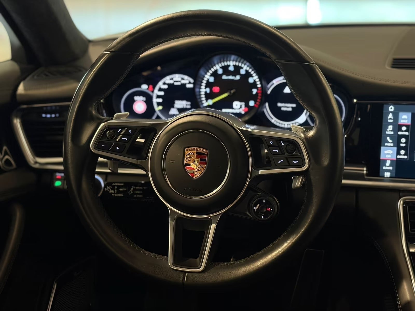 Porsche – Panamera Turbo S