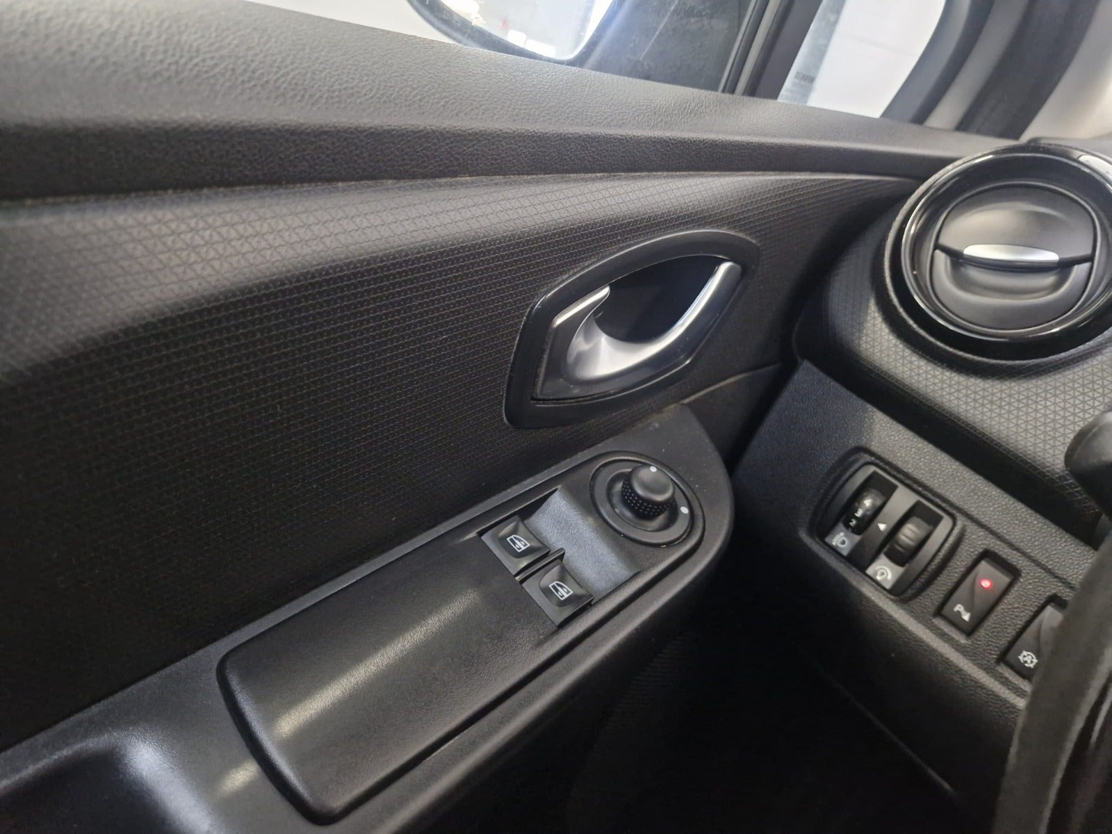 Billede af Renault Clio IV 1,5 dCi 75 Limited Sport Tourer