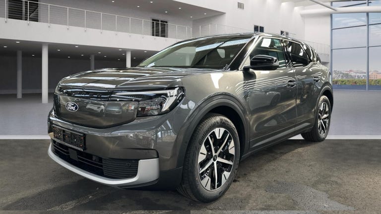 Ford Explorer Select Extended Range