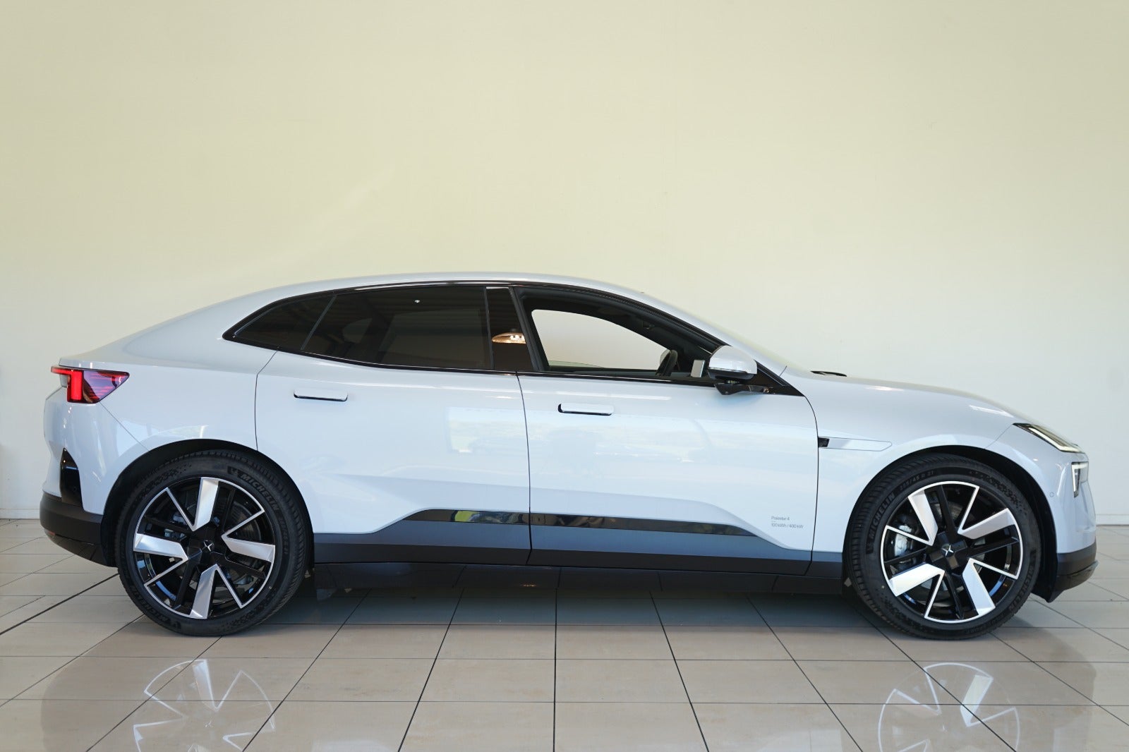 Polestar 4