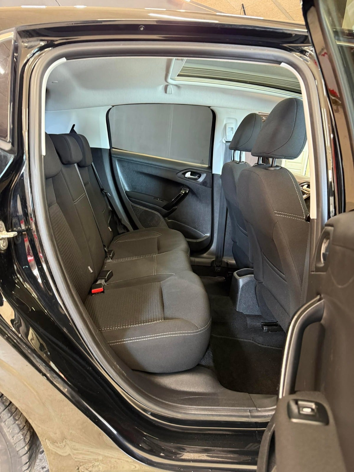 Billede af Peugeot 208 1,5 BlueHDi 100 Prestige Sky