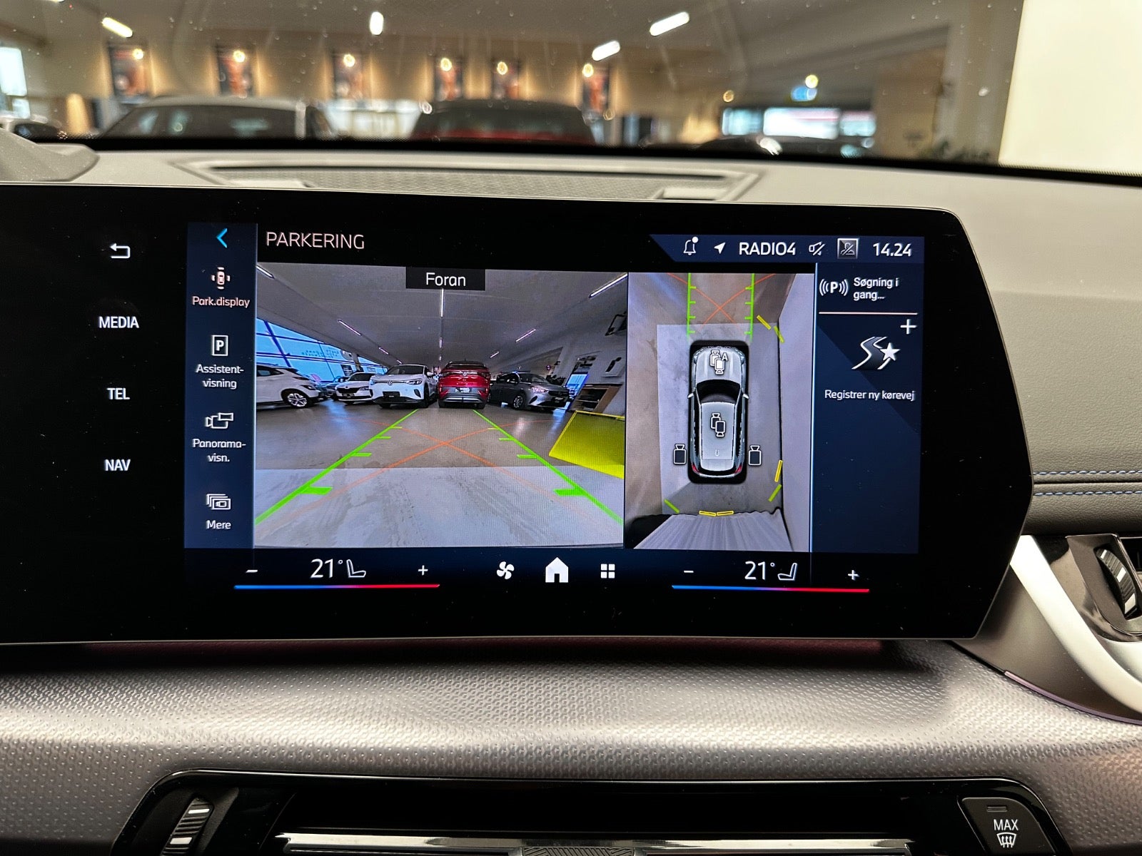 Billede af BMW iX1  eDrive20 Fully Charged M-Sport