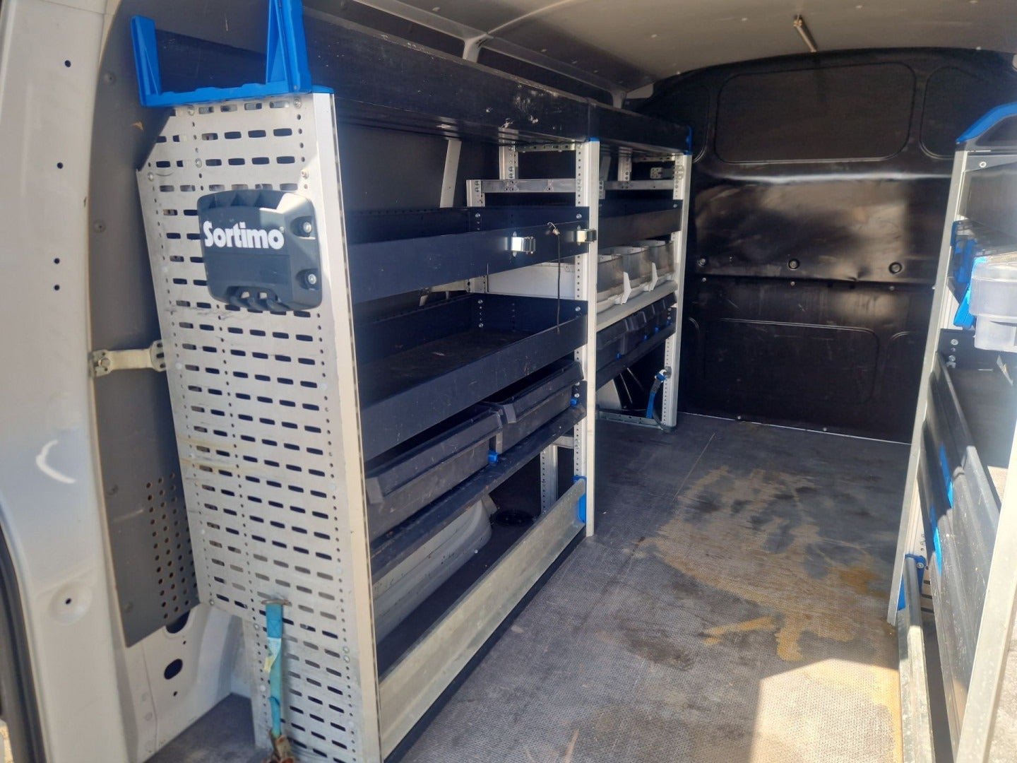 Billede af VW Transporter 2,0 TDi 150 Kassevogn kort