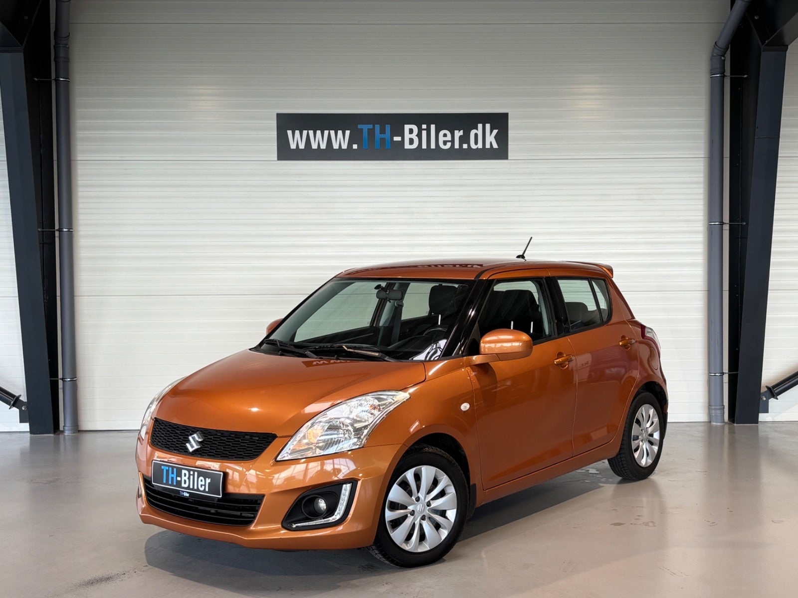 Suzuki Swift Dualjet Action