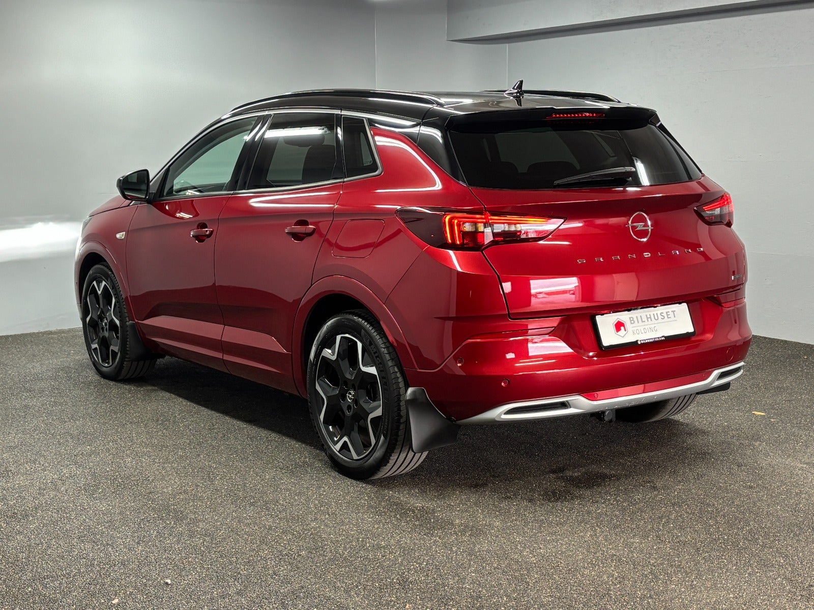 Billede af Opel Grandland 1,6 Hybrid Ultimate aut.