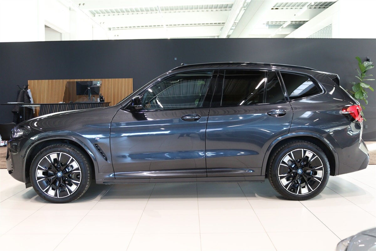 BMW iX3 Charged Plus M-Sport billede 2