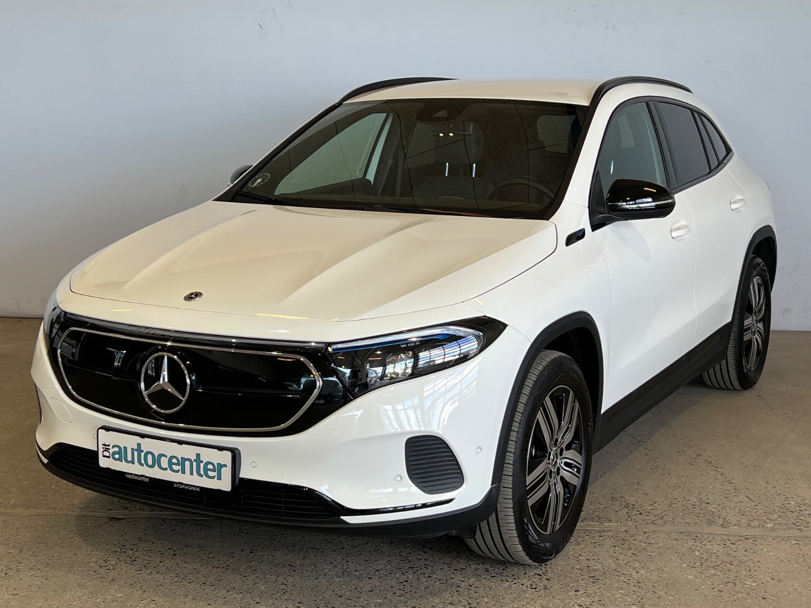 Mercedes EQA250 Electric Art