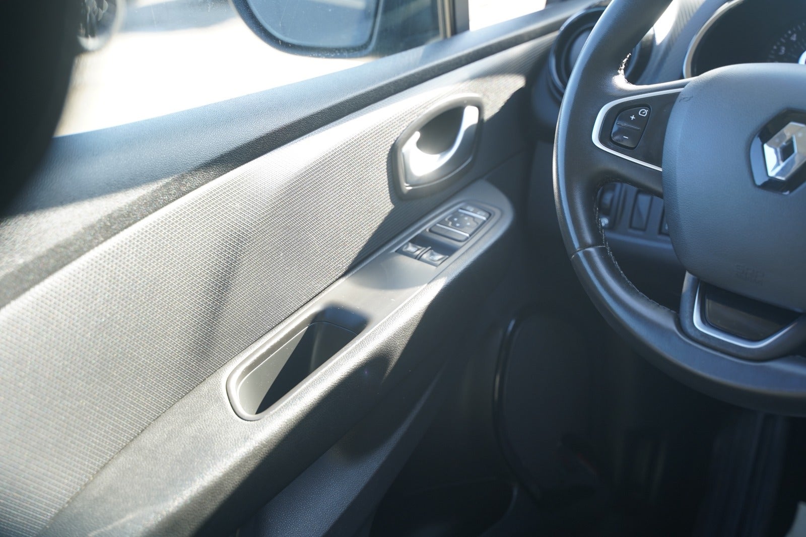 Billede af Renault Clio IV 0,9 TCe 90 Expression Sport Tourer