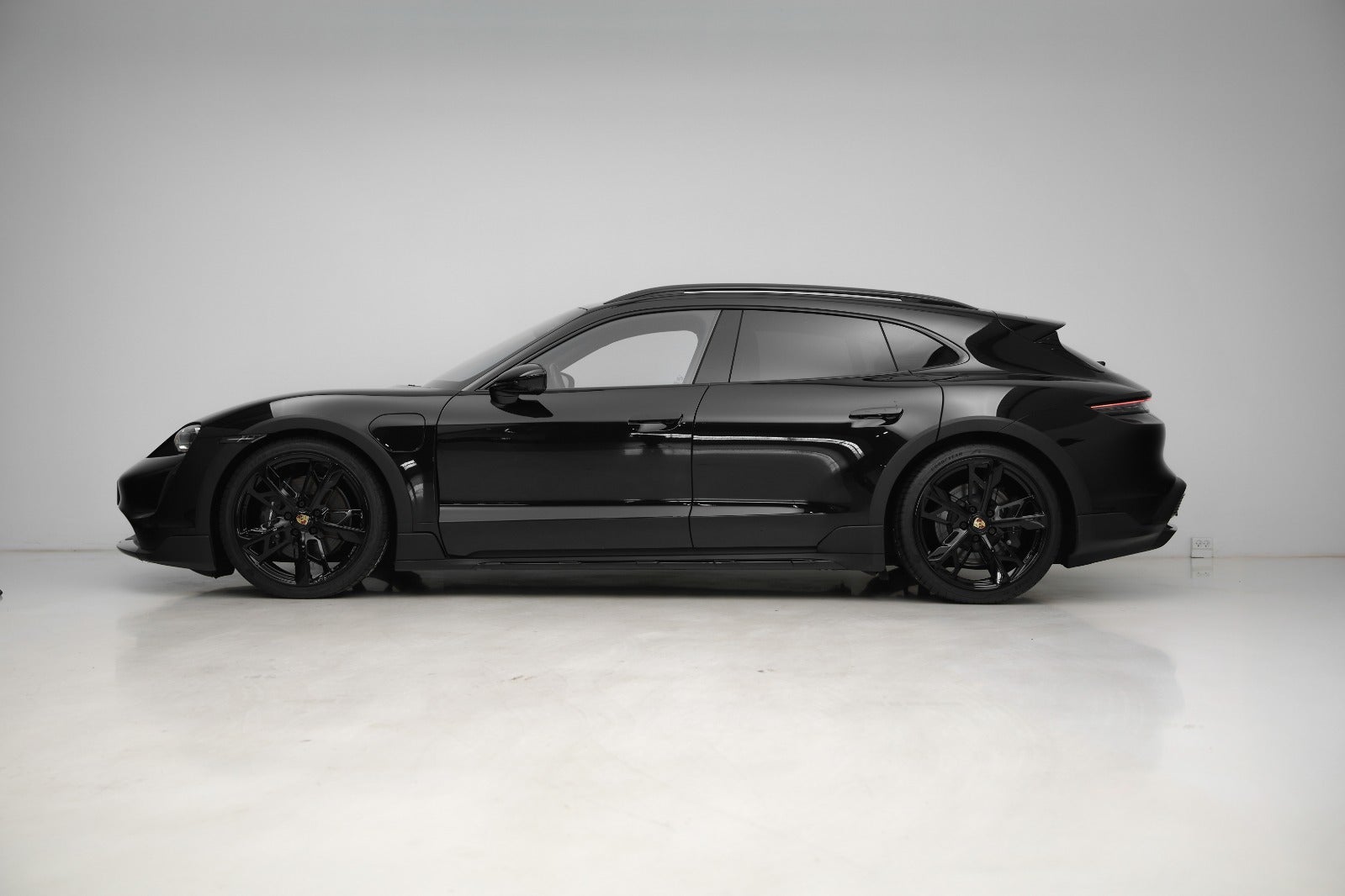 Porsche Taycan 4 Performance+ Cross Turismo