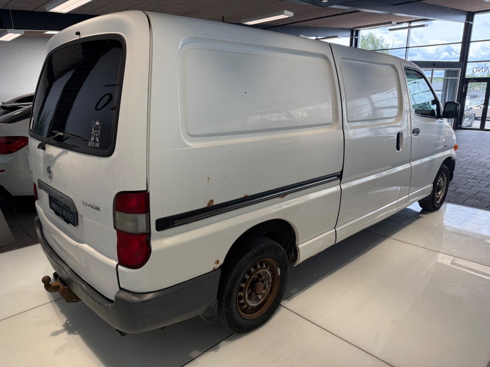 Billede af Toyota HiAce 2,5 D-4D 88 Komfort lang