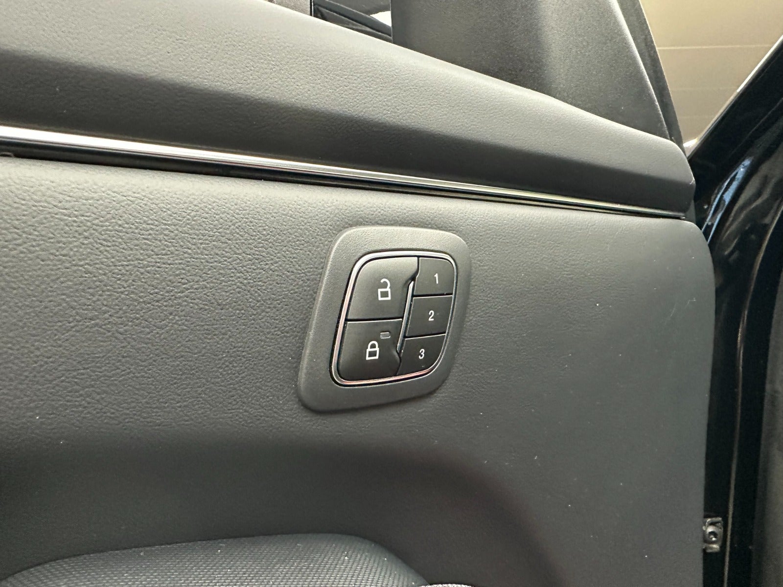 Billede af Ford Mustang Mach-E 75 Premium Standard Range