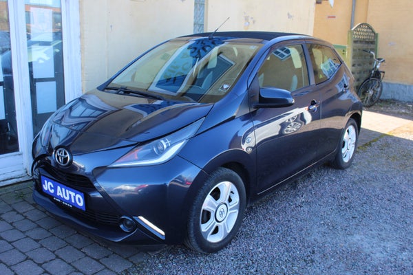 Toyota Aygo VVT-i x-sky Benzin drivmiddel 134000 Km. 2017 Modelår