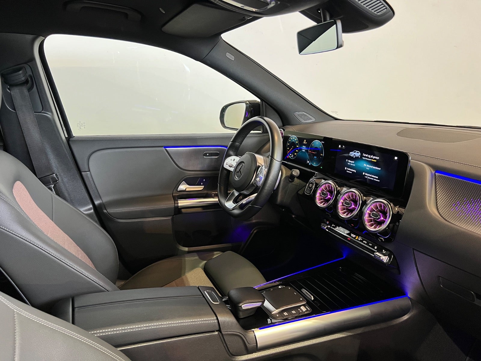 Mercedes EQA250 Electric Art