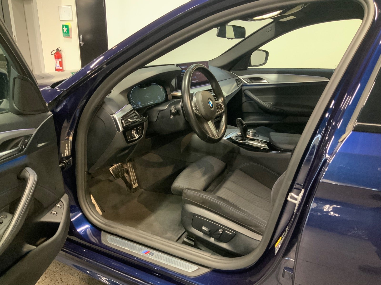 BMW 530e (7/8)