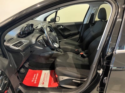 Peugeot 208 PureTech 82 Allure Sky