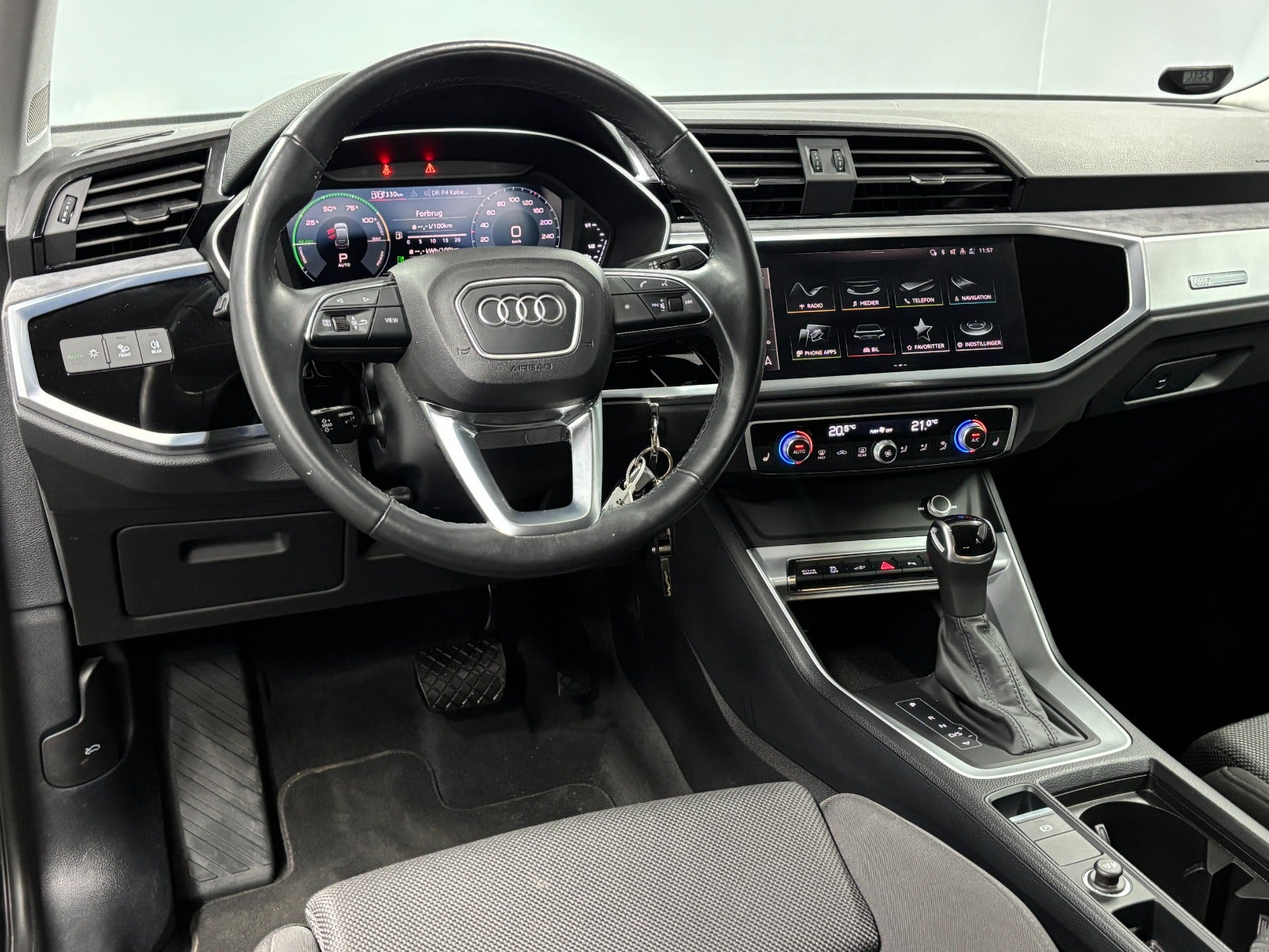 Billede af Audi Q3 45 TFSi e Attitude plus Sportback S-tr.