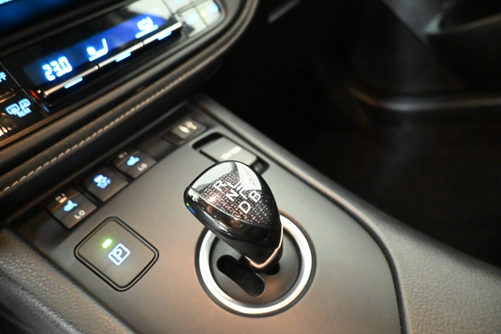 Toyota Auris Hybrid H2 Selected Touring Sports CVT