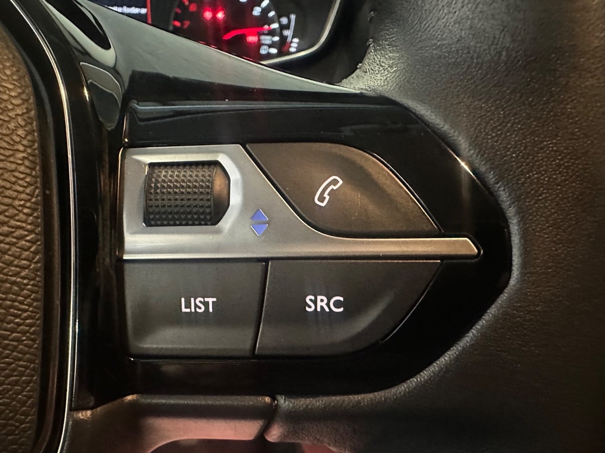 Peugeot 208 PureTech 100 Selection Sport