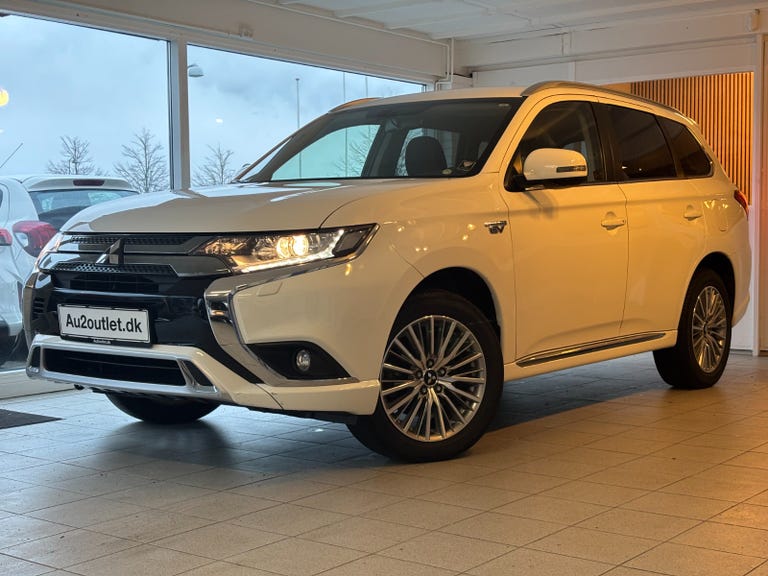 Mitsubishi Outlander PHEV Inform+ CVT 4WD