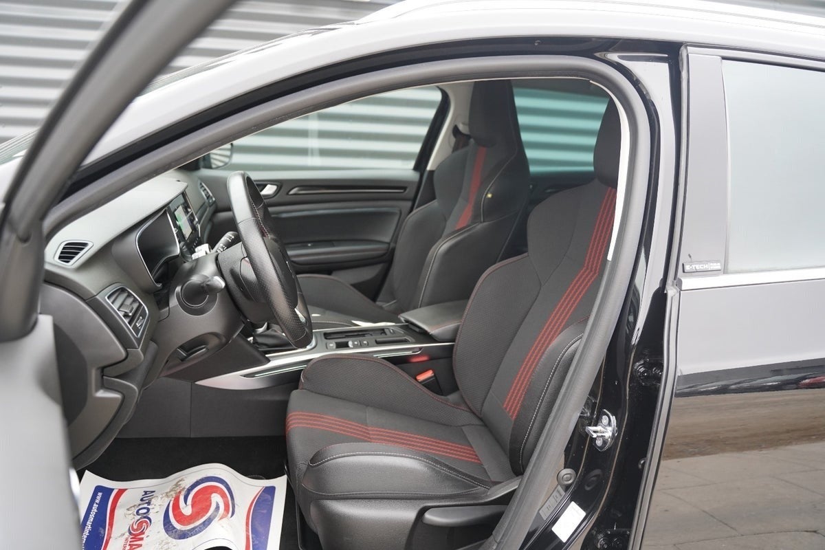 Billede af Renault Megane IV 1,6 E-Tech R.S. Line Sport Tourer