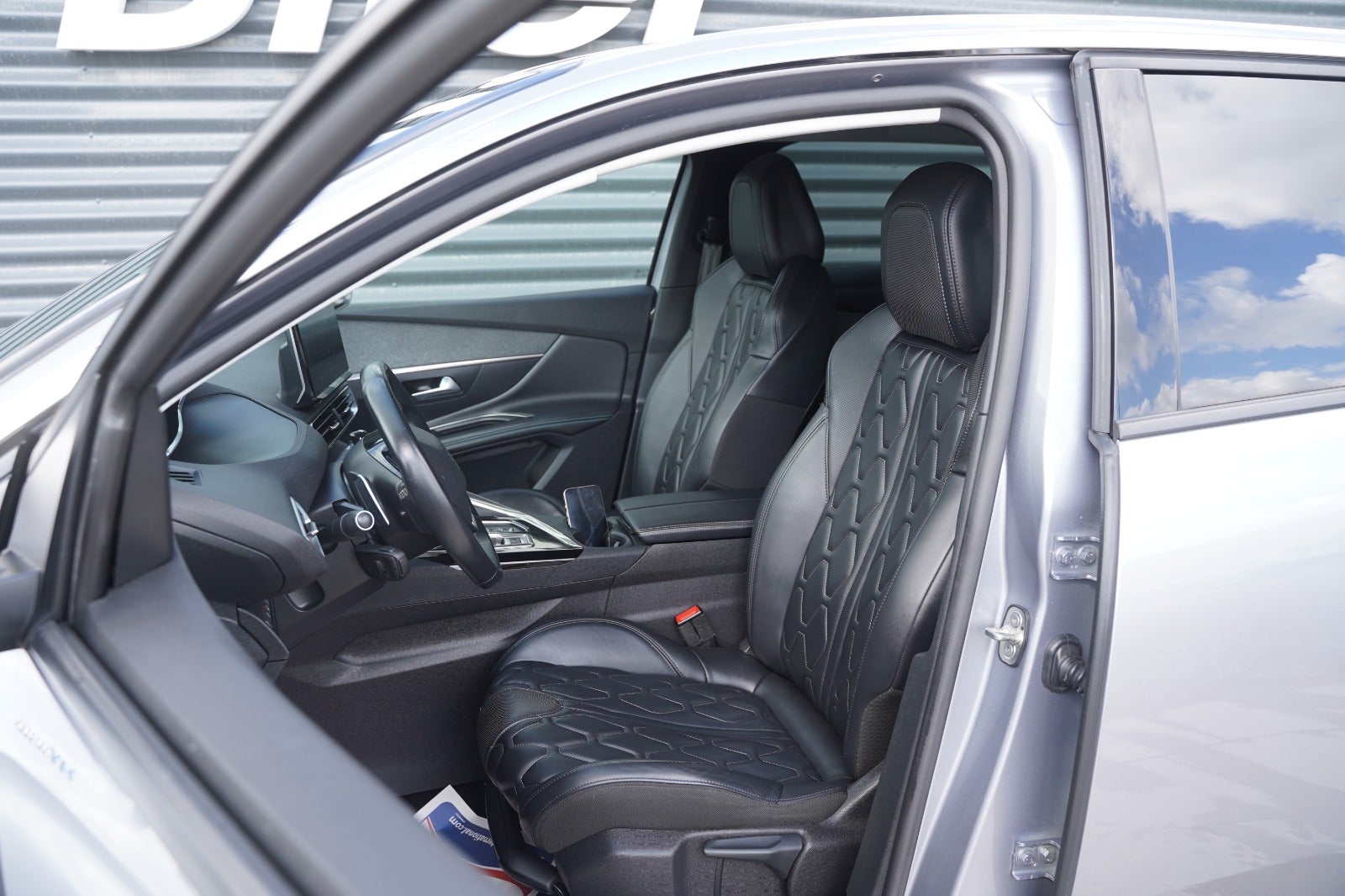 Billede af Peugeot 3008 1,6 Hybrid Selection Sport Limited EAT8