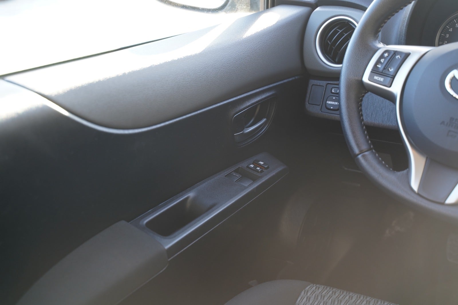 Billede af Toyota Yaris 1,0 VVT-i T2