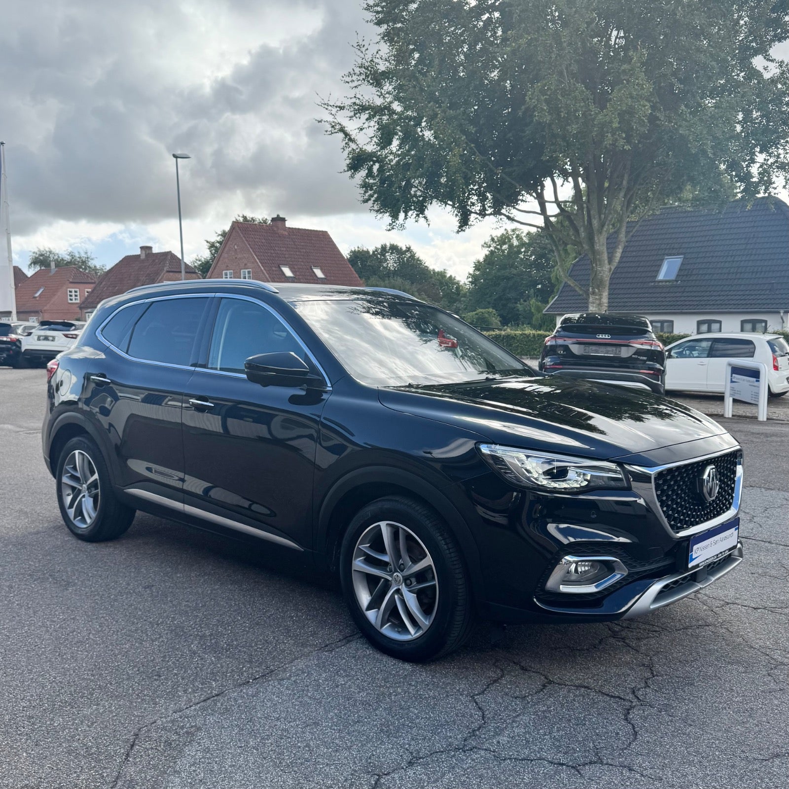 MG EHS PHEV Luxury