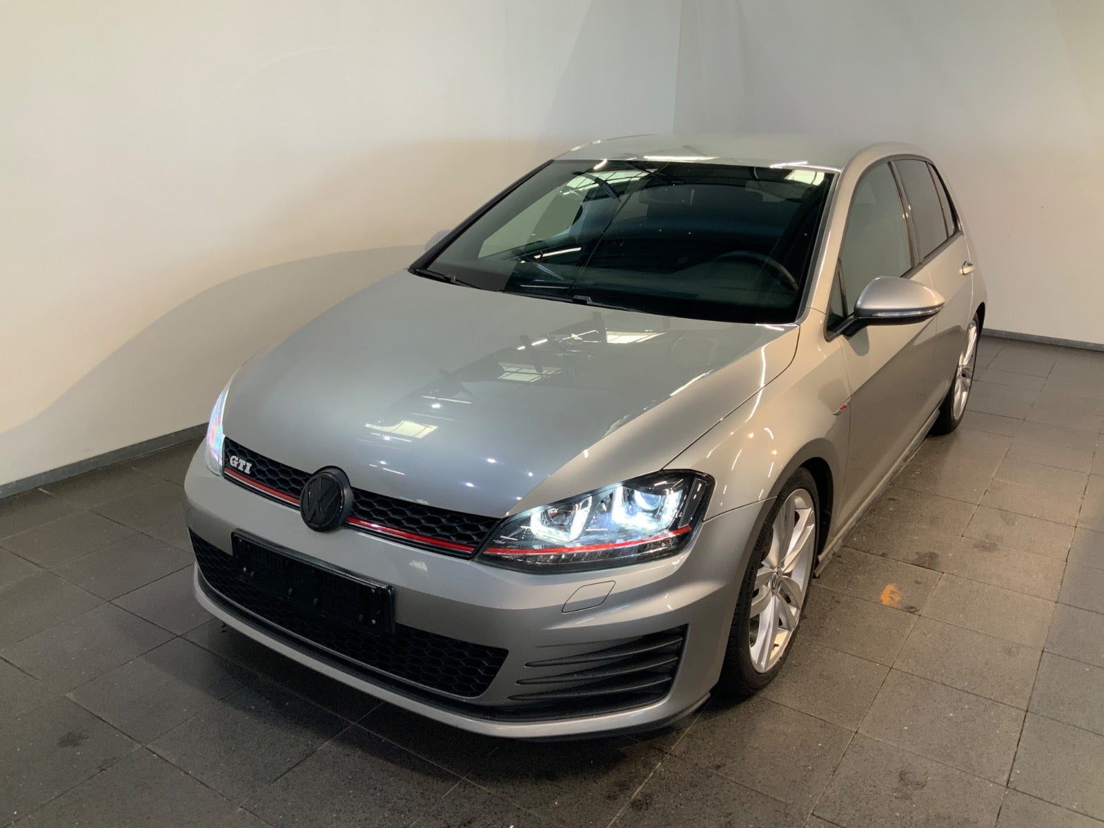 VW Golf VII (1/8)