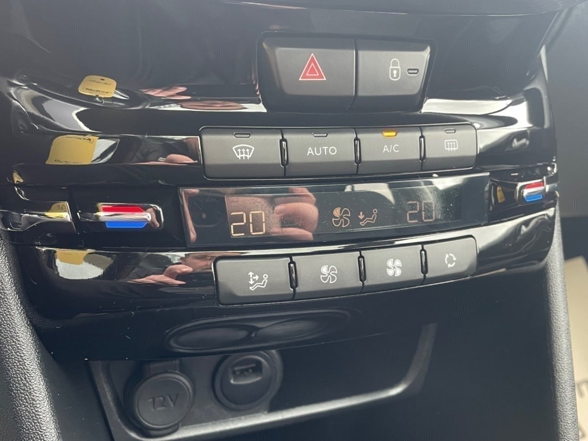 Billede af Peugeot 208 1,5 BlueHDi 100 Infinity Sky