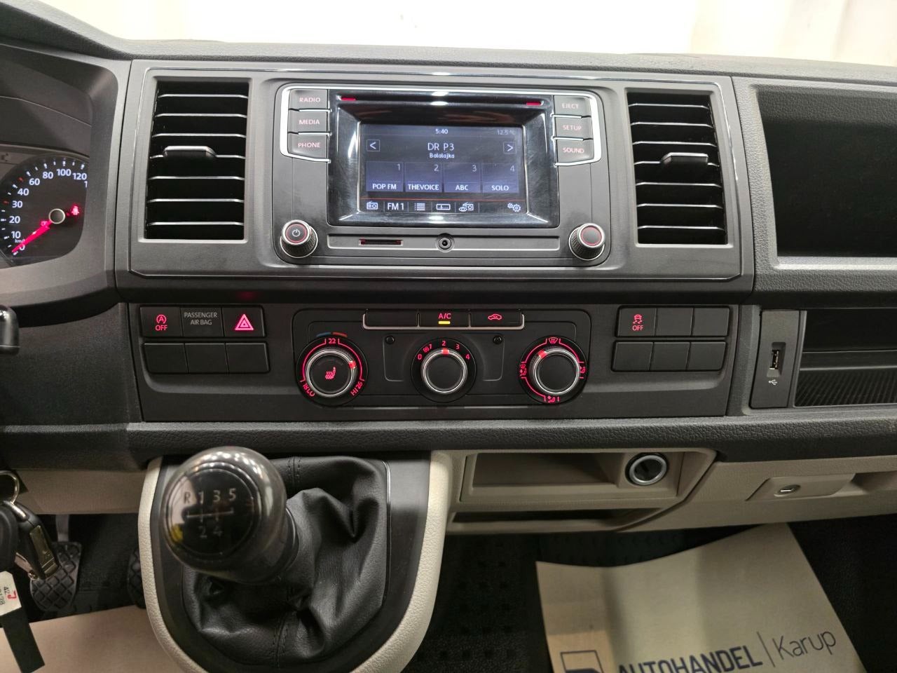 VW Transporter TDi 102 Kassevogn lang