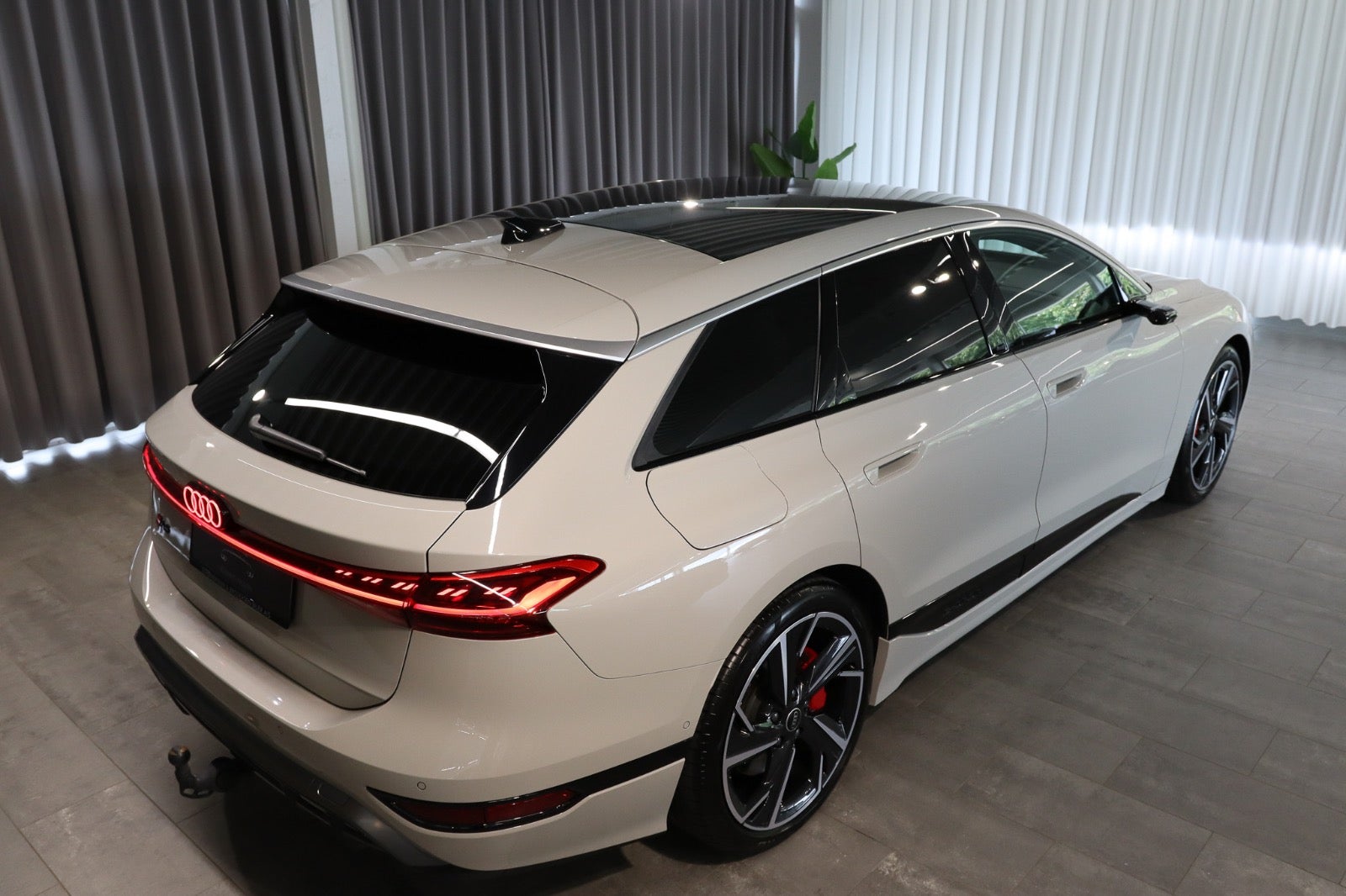 Billede af Audi A6 e-tron S-line Edition One performance Avant